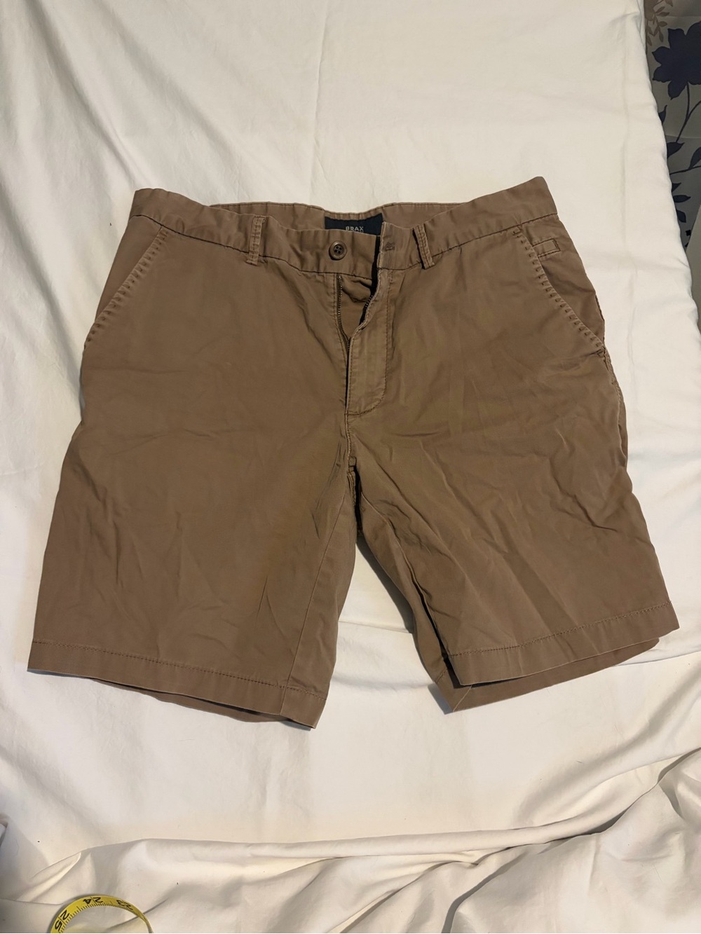 Men's Flat Front Chino Shorts in Brown Tan